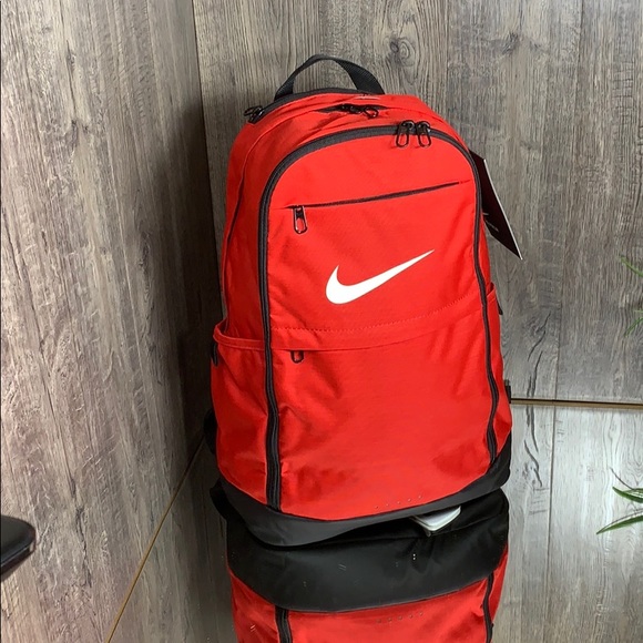 ❤️ Nike Brasilia 30L Backpack red/black/white - Picture 1 of 8